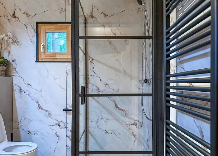 3 Bedroom Lovely In Hébergement de vacances *